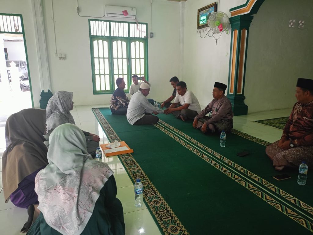 KUA Rokan IV Koto Fasilitasi Pelaksanaan Ikrar Wakaf di Desa Lubuk Bendahara
